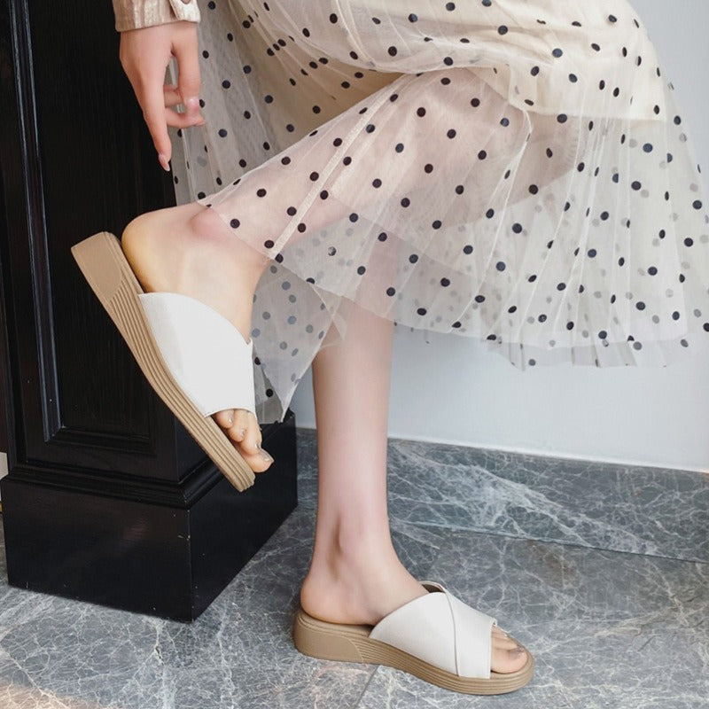 Top Layer Cowhide Womens Casual Flat Bottomed Sandals Summer New Leather Slippers Womens Shoes