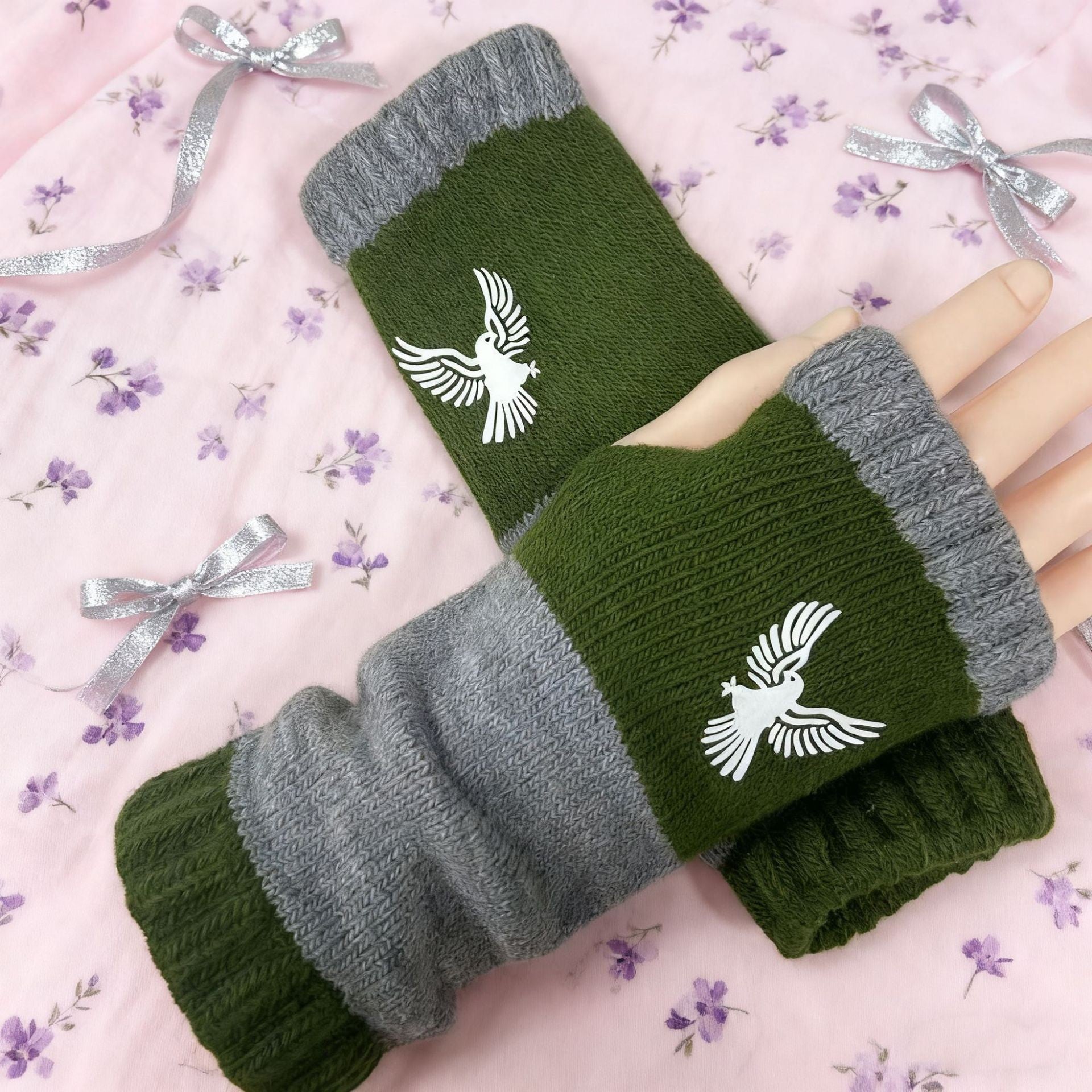Womens Knitted Fingerless Gloves with Cute Cat